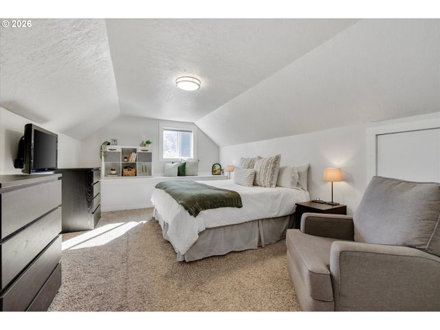 1310 Se 114TH Ave, Portland, OR 97216