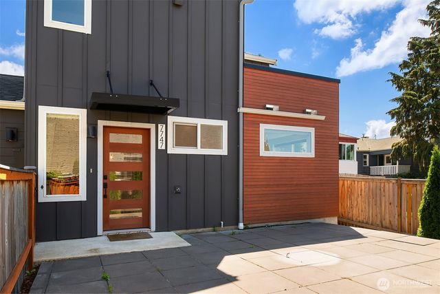 7747 2nd Avenue NE, Seattle, WA 98115