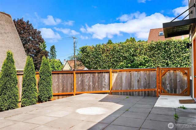 7747 2nd Avenue NE, Seattle, WA 98115