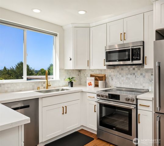 7747 2nd Avenue NE, Seattle, WA 98115