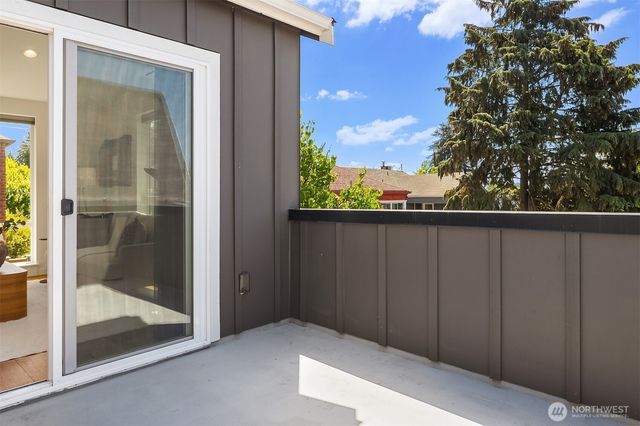 7747 2nd Avenue NE, Seattle, WA 98115