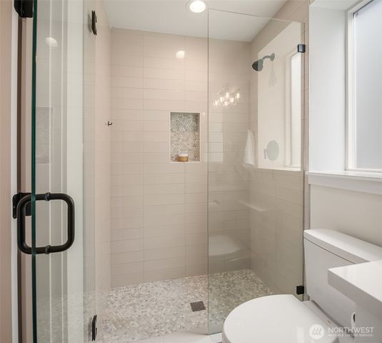 7747 2nd Avenue NE, Seattle, WA 98115