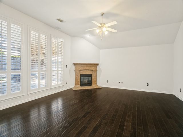 10132 Ash Creek Lane, Fort Worth, TX 76177