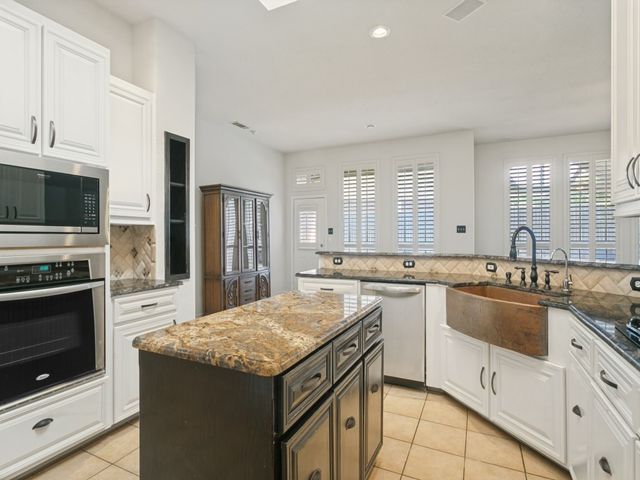 10132 Ash Creek Lane, Fort Worth, TX 76177