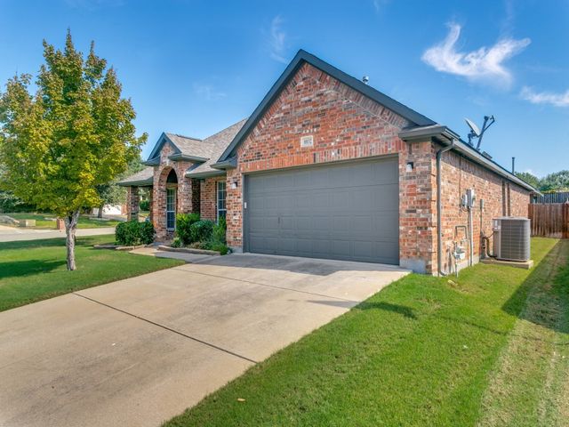 10132 Ash Creek Lane, Fort Worth, TX 76177