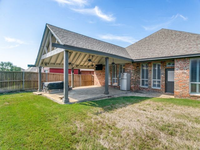 10132 Ash Creek Lane, Fort Worth, TX 76177