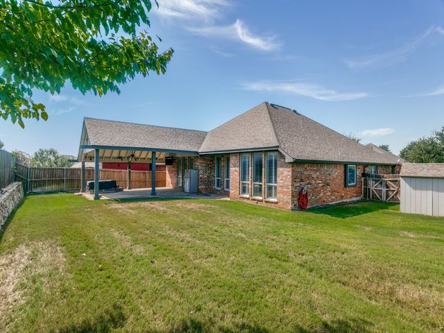 10132 Ash Creek Lane, Fort Worth, TX 76177