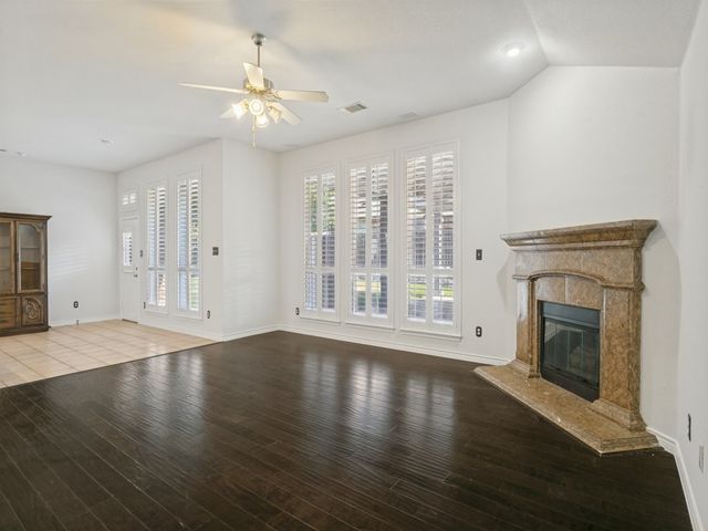 10132 Ash Creek Lane, Fort Worth, TX 76177