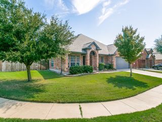 10132 Ash Creek Lane, Fort Worth, TX 76177