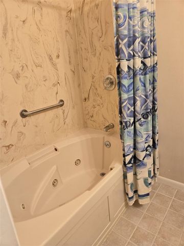 26845 Greenleigh Court, Southfield, MI 48076