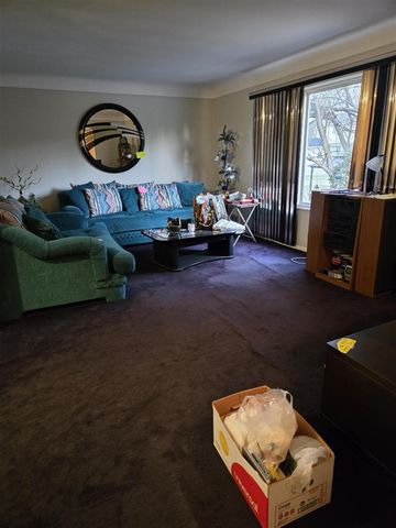 26845 Greenleigh Court, Southfield, MI 48076