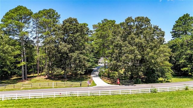 197 Big Springs SE Road, Calhoun, GA 30701