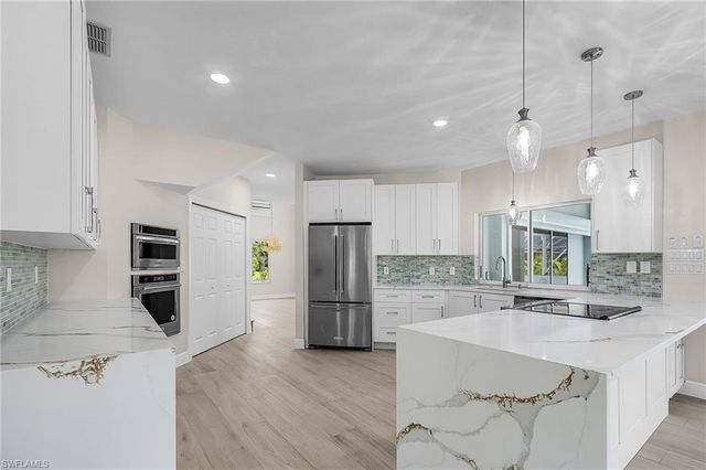 896 Limpet DR, Sanibel, FL 33957