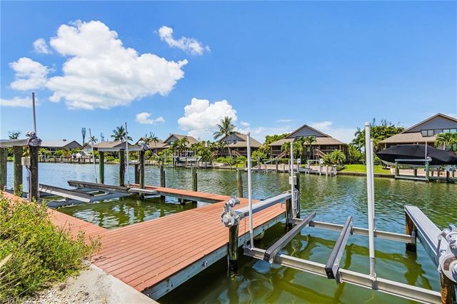 896 Limpet DR, Sanibel, FL 33957