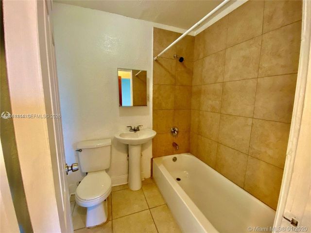 50 NW 79th St 9, Miami, FL 33150