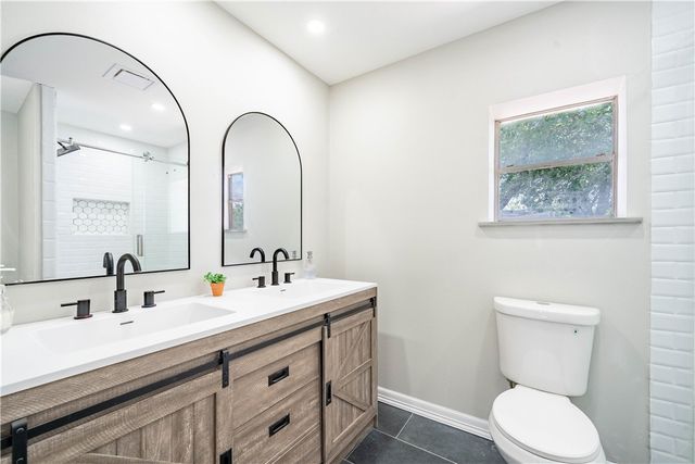 1002 E Hill Ave, Alice, TX 78332