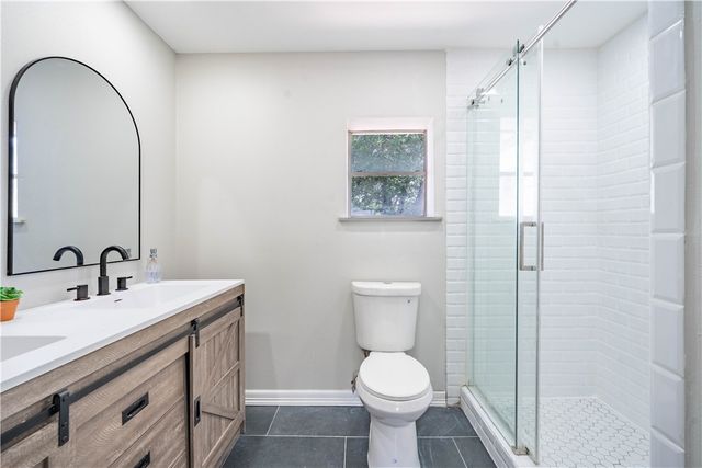 1002 E Hill Ave, Alice, TX 78332