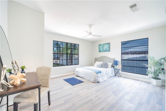 1002 E Hill Ave, Alice, TX 78332