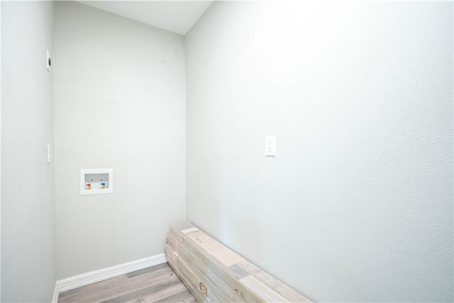 1002 E Hill Ave, Alice, TX 78332