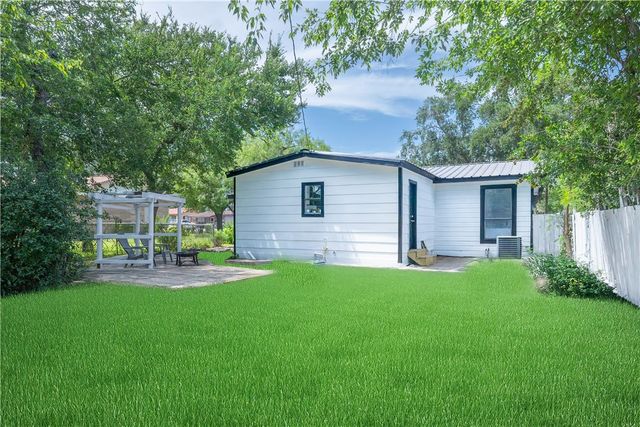 1002 E Hill Ave, Alice, TX 78332