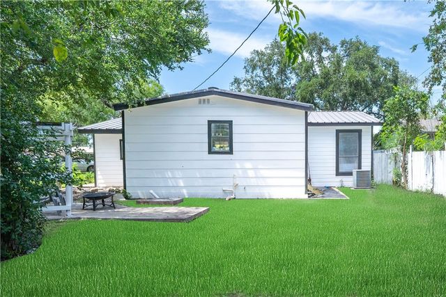 1002 E Hill Ave, Alice, TX 78332