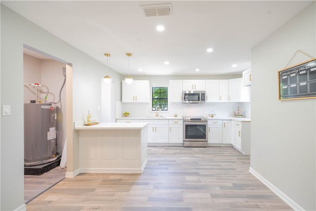 1002 E Hill Ave, Alice, TX 78332