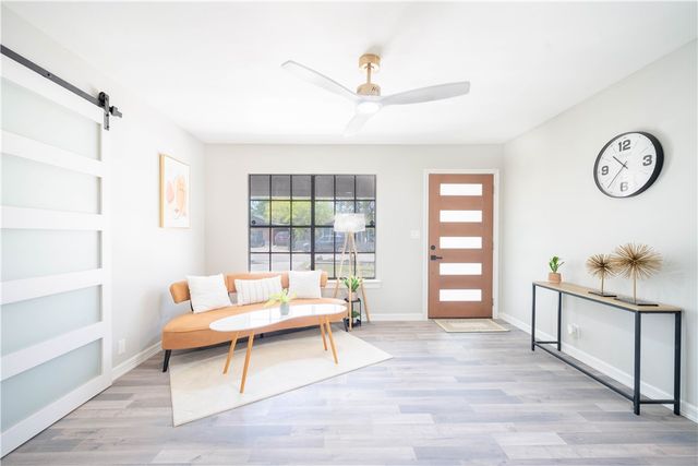 1002 E Hill Ave, Alice, TX 78332