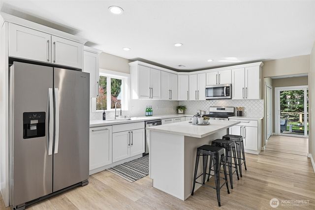 18824 80th Avenue W, Edmonds, WA 98026