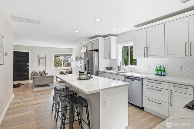 18824 80th Avenue W, Edmonds, WA 98026