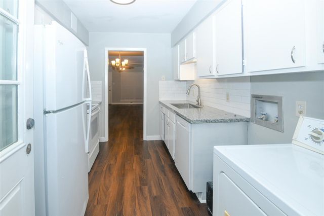 2675 Gessner Road 103, Houston, TX 77080