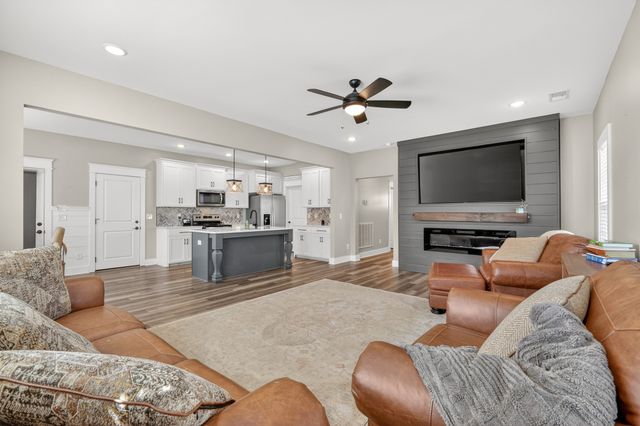 222 Tucker Trice Blvd, Lebanon, TN 37087