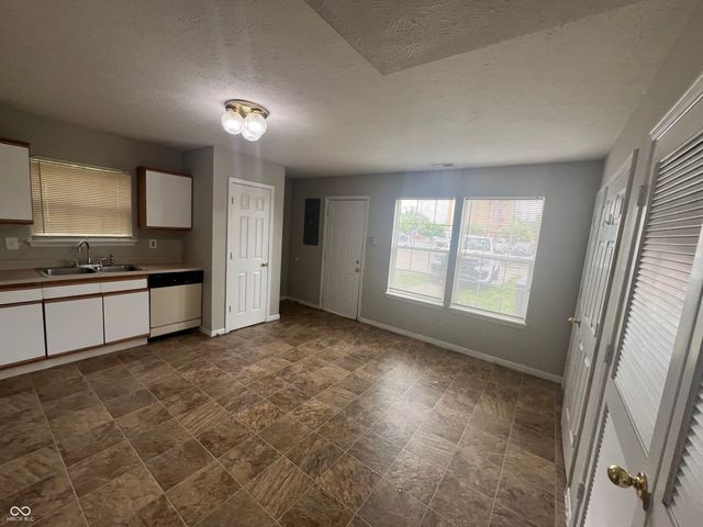 3457 N Illinois Street, Indianapolis, IN 46208