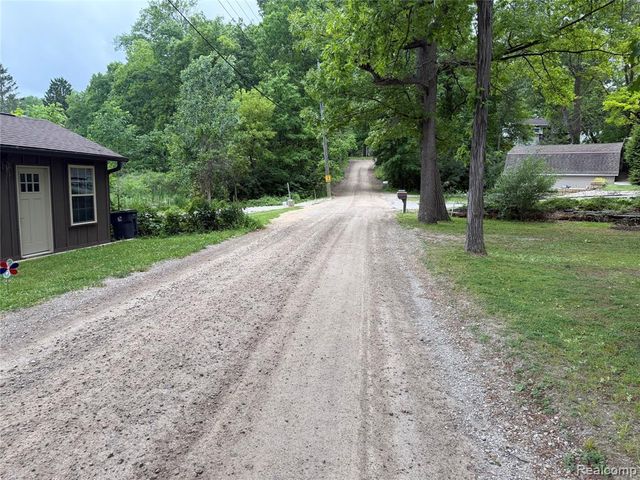 2130 Webster Park Drive, Howell, MI 48843