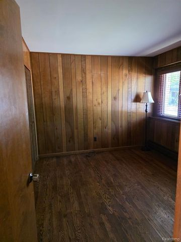 2130 Webster Park Drive, Howell, MI 48843