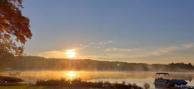 2130 Webster Park Drive, Howell, MI 48843