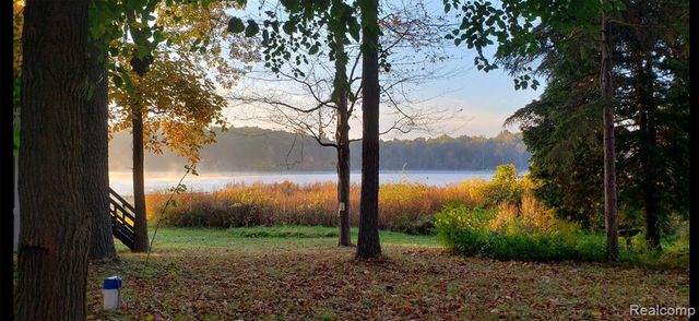 2130 Webster Park Drive, Howell, MI 48843