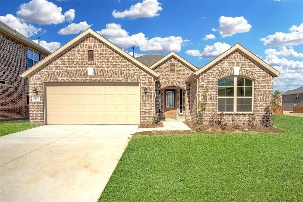 1729 Ridge Creek Lane, Aubrey, TX 76227 — exterior