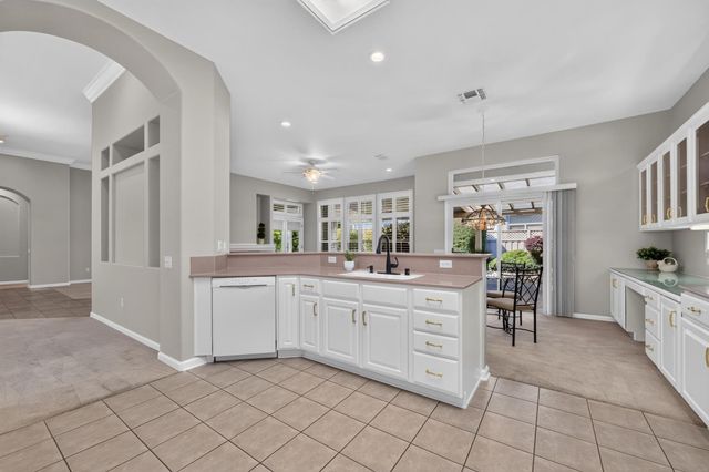 233 Grace Glen Ct, Roseville, CA 95747