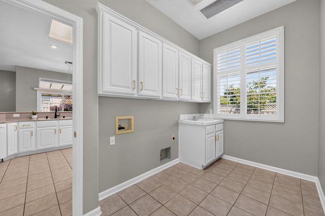 233 Grace Glen Ct, Roseville, CA 95747