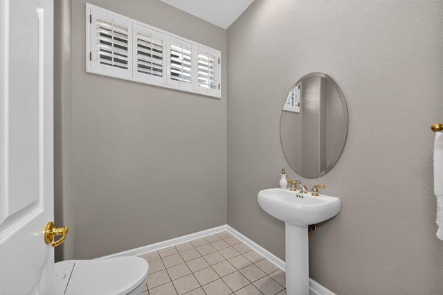 233 Grace Glen Ct, Roseville, CA 95747