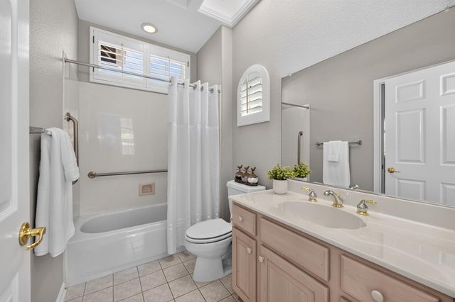 233 Grace Glen Ct, Roseville, CA 95747
