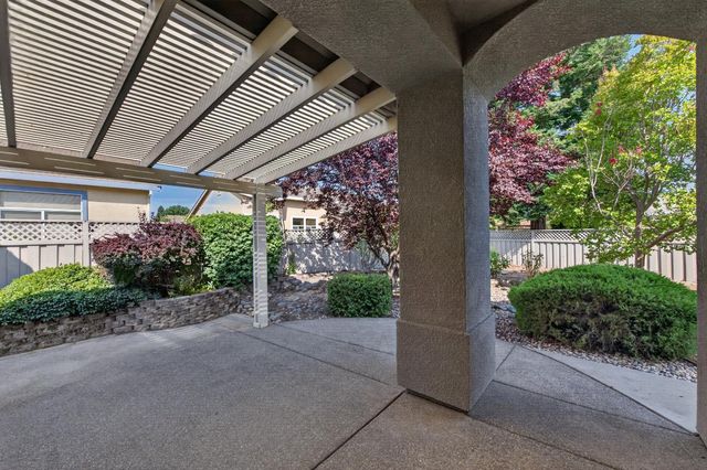 233 Grace Glen Ct, Roseville, CA 95747