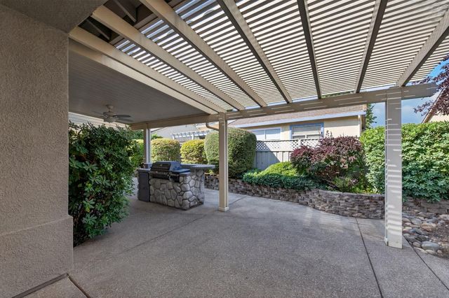 233 Grace Glen Ct, Roseville, CA 95747