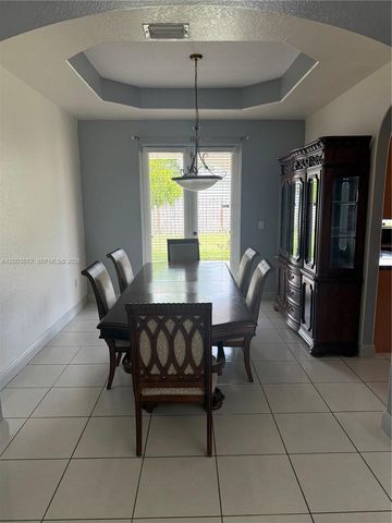 17460 NW 89th Ave, Hialeah, FL 33018