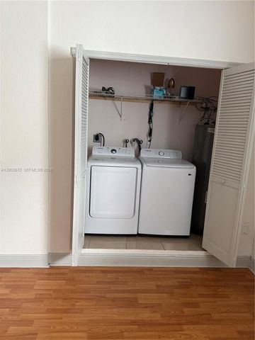 17460 NW 89th Ave, Hialeah, FL 33018