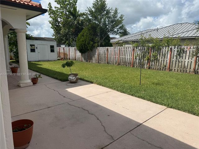 17460 NW 89th Ave, Hialeah, FL 33018