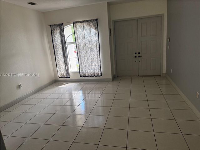 17460 NW 89th Ave, Hialeah, FL 33018