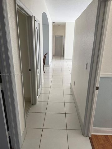 17460 NW 89th Ave, Hialeah, FL 33018