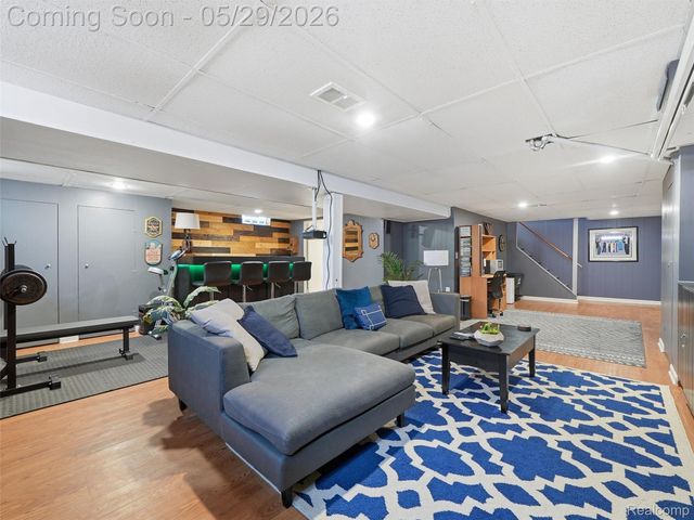 30728 Whittier Avenue, Madison Heights, MI 48071