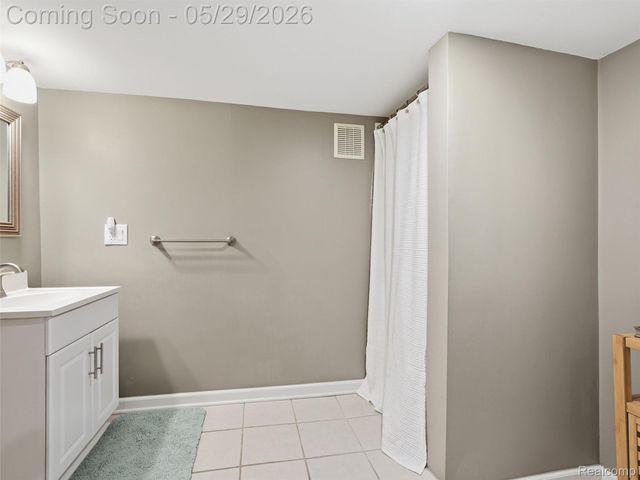 30728 Whittier Avenue, Madison Heights, MI 48071